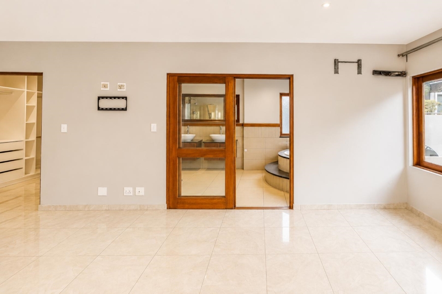 5 Bedroom Property for Sale in Xanadu Eco Park North West